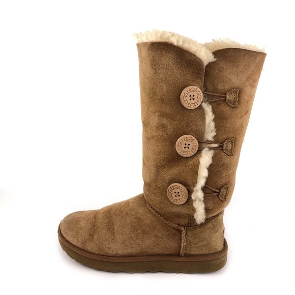 UGG Bailey Button Triplet II Sheepskin Winter Boots 8 - Picture 1 of 14
